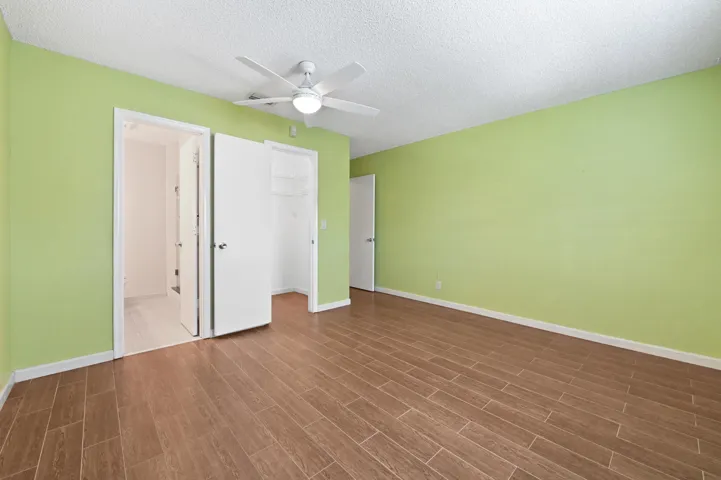22 Bedroom 02