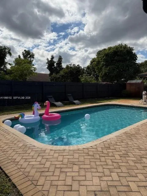 Photo 32