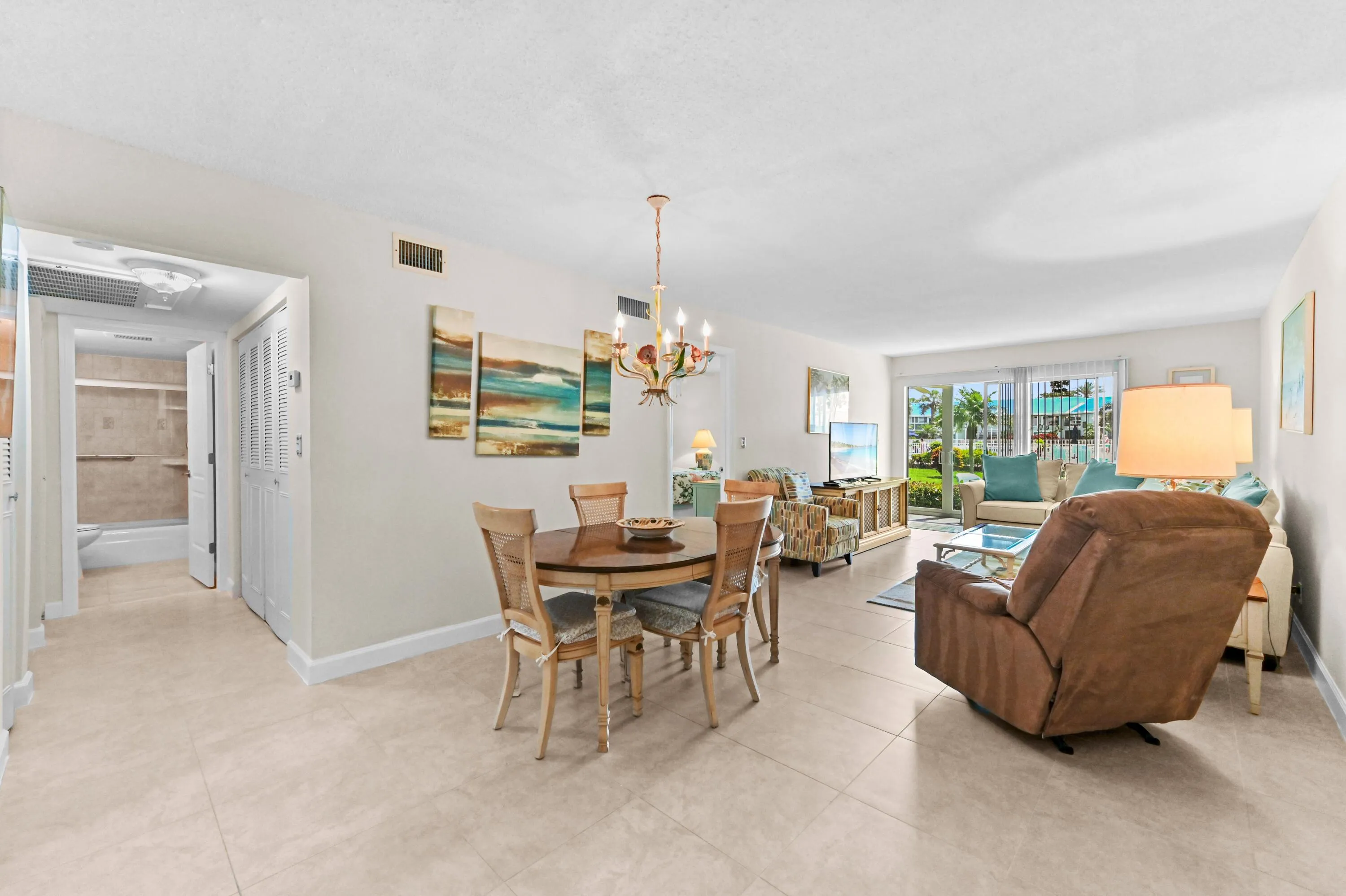 03 Dining room 01
