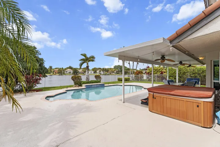 Pool area with Hot-Tub Spa