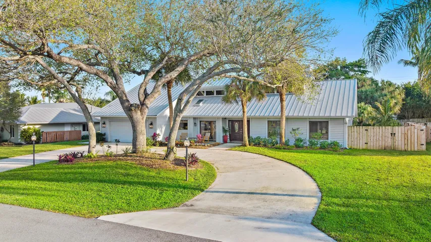 Beautiful Circular Driveway