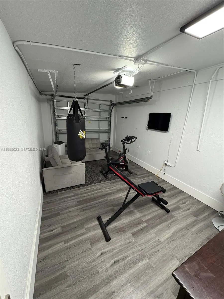 Garage/exercise room