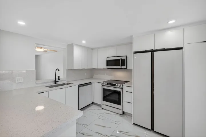 14375 Strathmore Lane 303