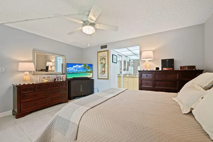 16-web-or-mls-9330-sunrise-lakes-blvd-bu
