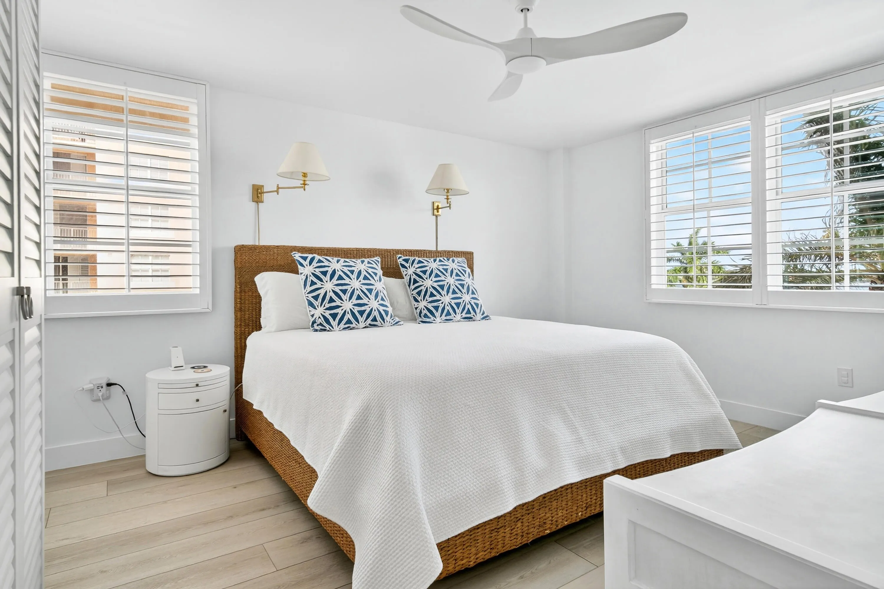 1801-N-FLAGLER-DR-501-33407-014