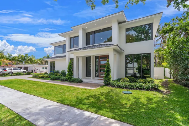 1-web-or-mls-2406 NE 13th Ct Fort Lauder