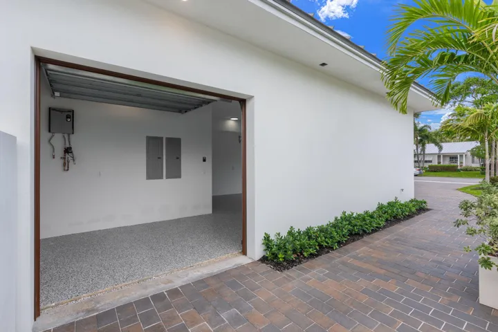 66-web-or-mls-2406 NE 13th Ct Fort Laude