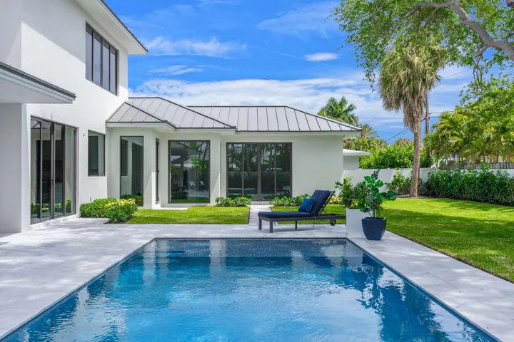 35-web-or-mls-2406 NE 13th Ct Fort Laude