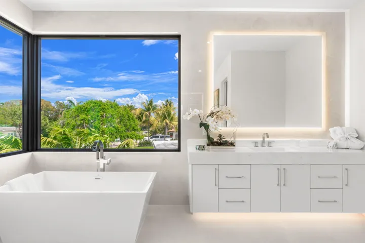 48-web-or-mls-2406 NE 13th Ct Fort Laude