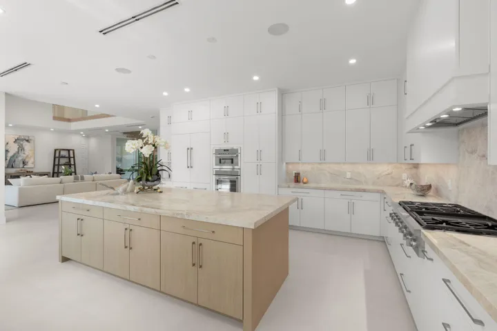 24-web-or-mls-2406 NE 13th Ct Fort Laude