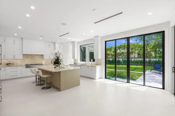 19-web-or-mls-2406 NE 13th Ct Fort Laude