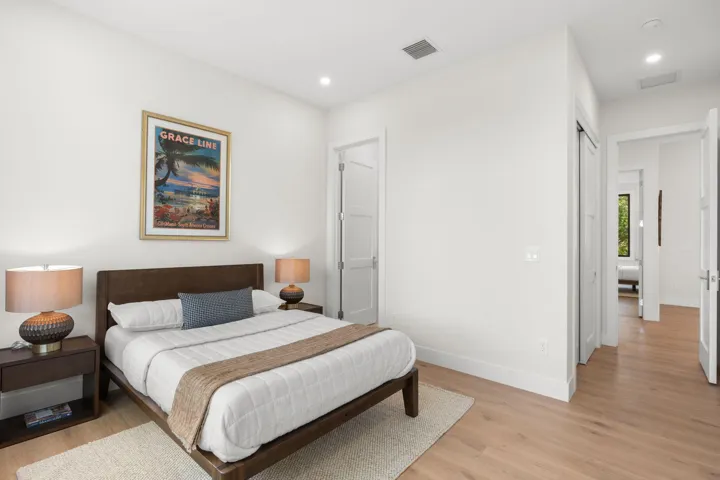 58-web-or-mls-2406 NE 13th Ct Fort Laude