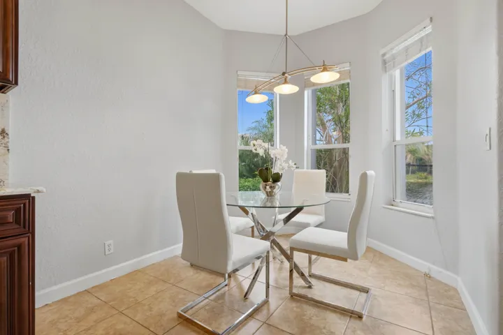 Eat in Kitchen area