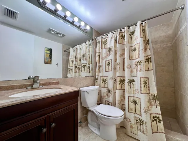 Updated Full Bath
