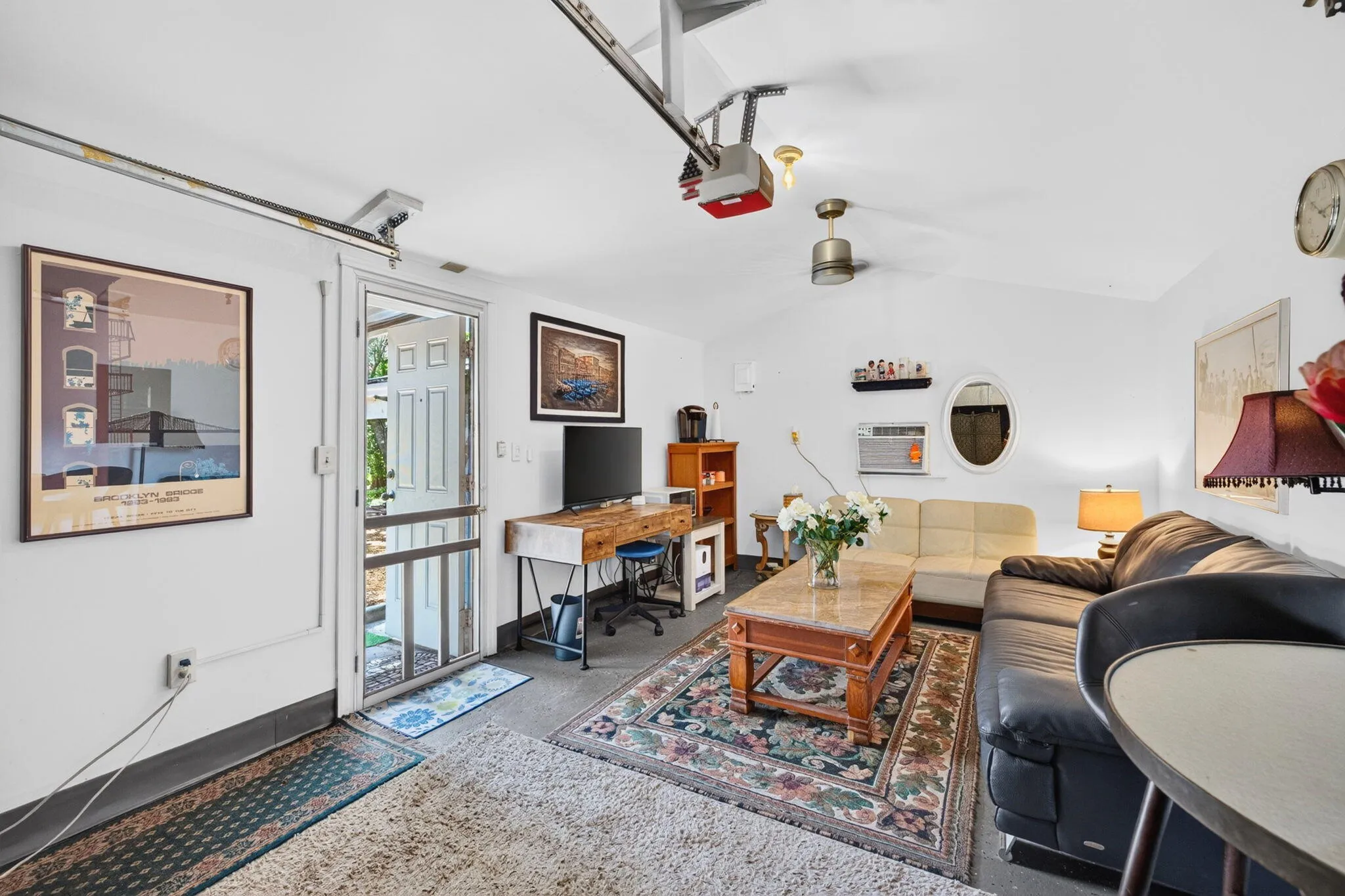 Detached studio/garage