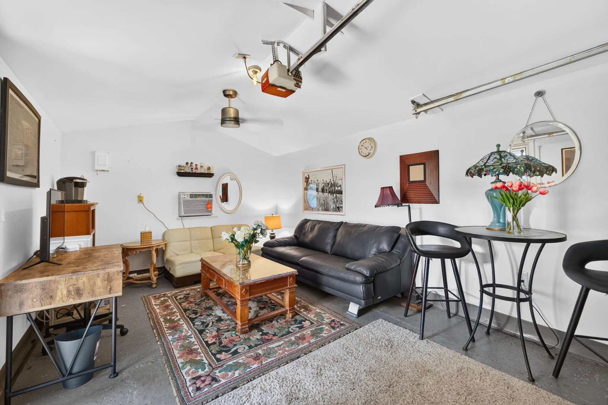 Detached studio/garage