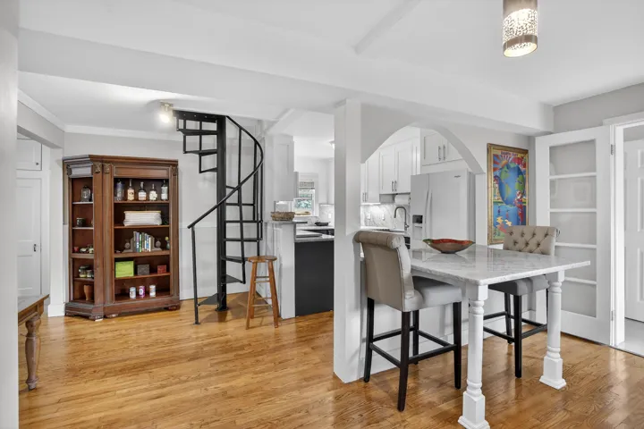 Surprisingly spacious 3/2Tarpon river home with detached studio & attic loft
