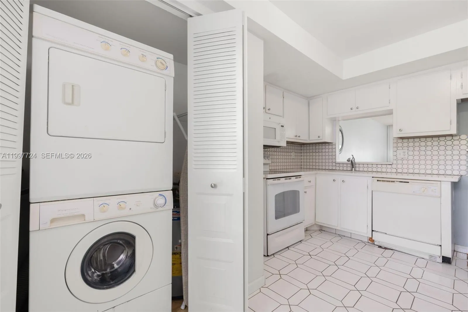WASHER/DRYER IN KITCHEN