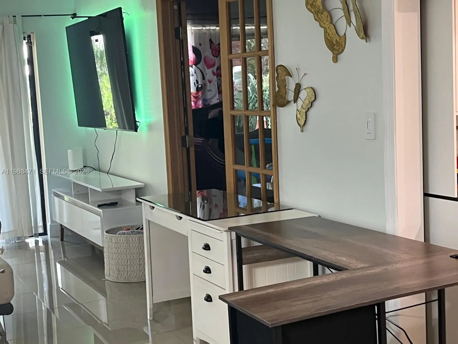 2nd bedroom