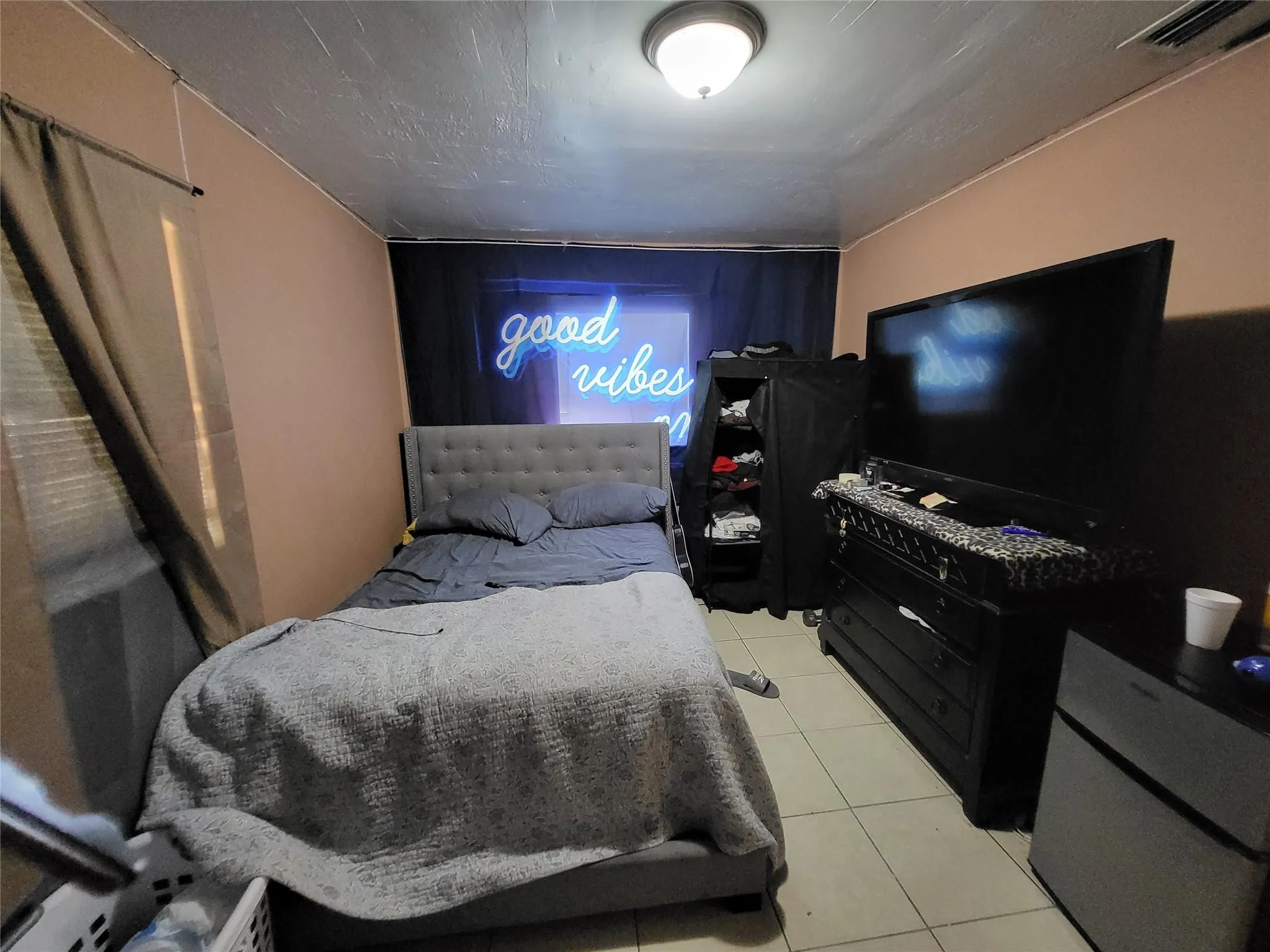 bedroom2