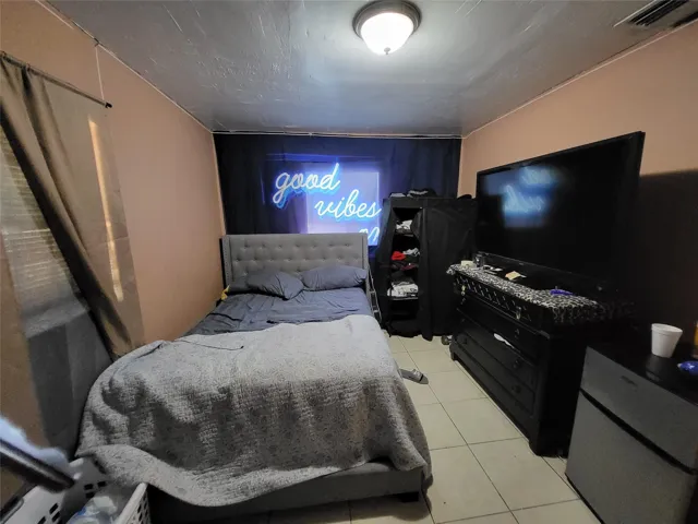 bedroom2
