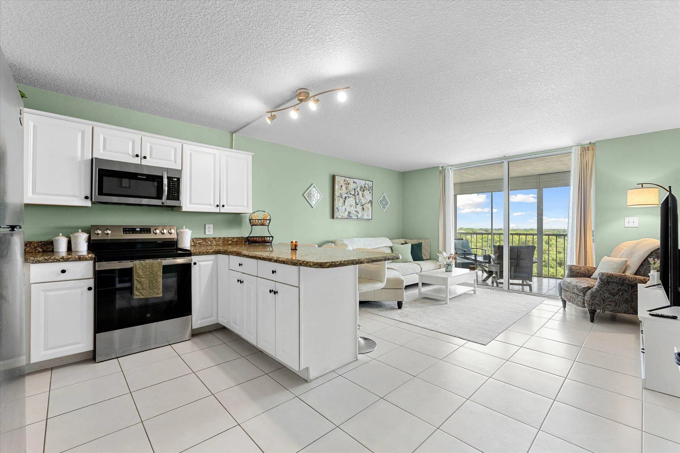 05-4570 NW 18th Ave #704, Deerfield Beac