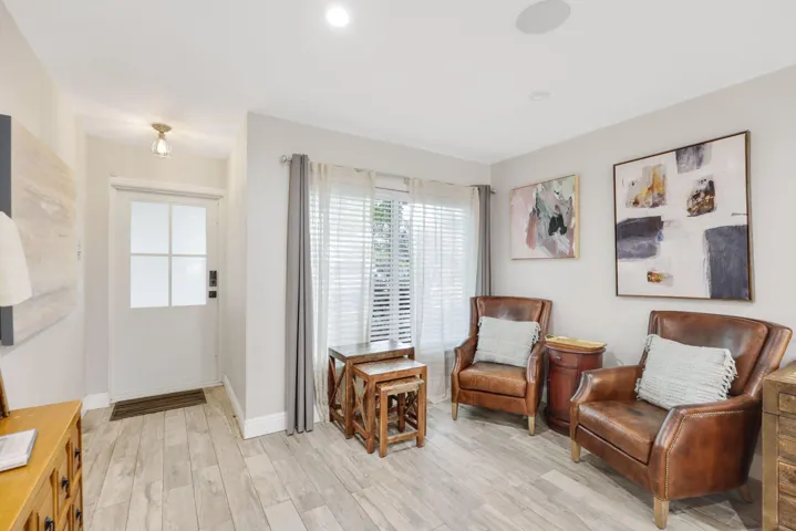 513 Curlew Road - 1.jpg-SMALL