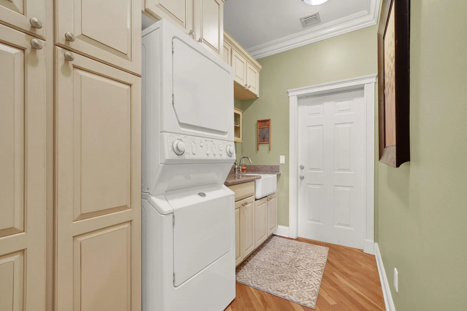 Oversized laundry room