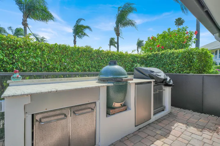 Carillon barbecue area