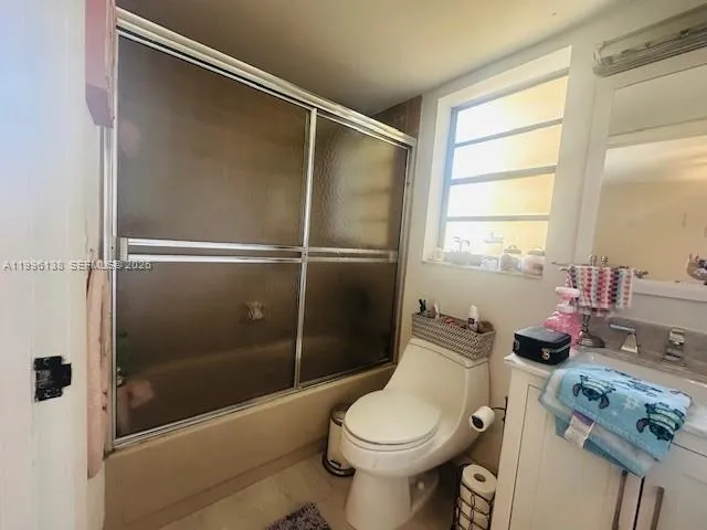 2nd Bathroom