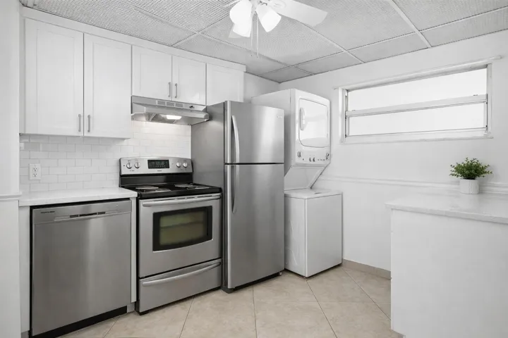 kitchen 2 staged