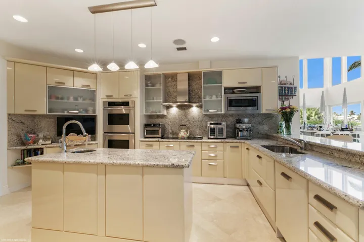 6819 SE South Marina Way 028