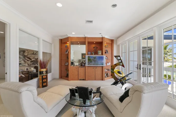 6819 SE South Marina Way 048