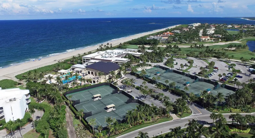 Sailfish Point Clubhouse c 2016 AAP