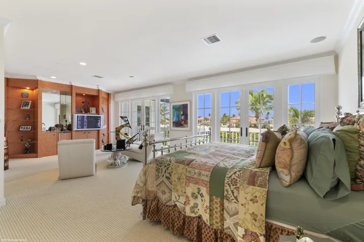 6819 SE South Marina Way 047