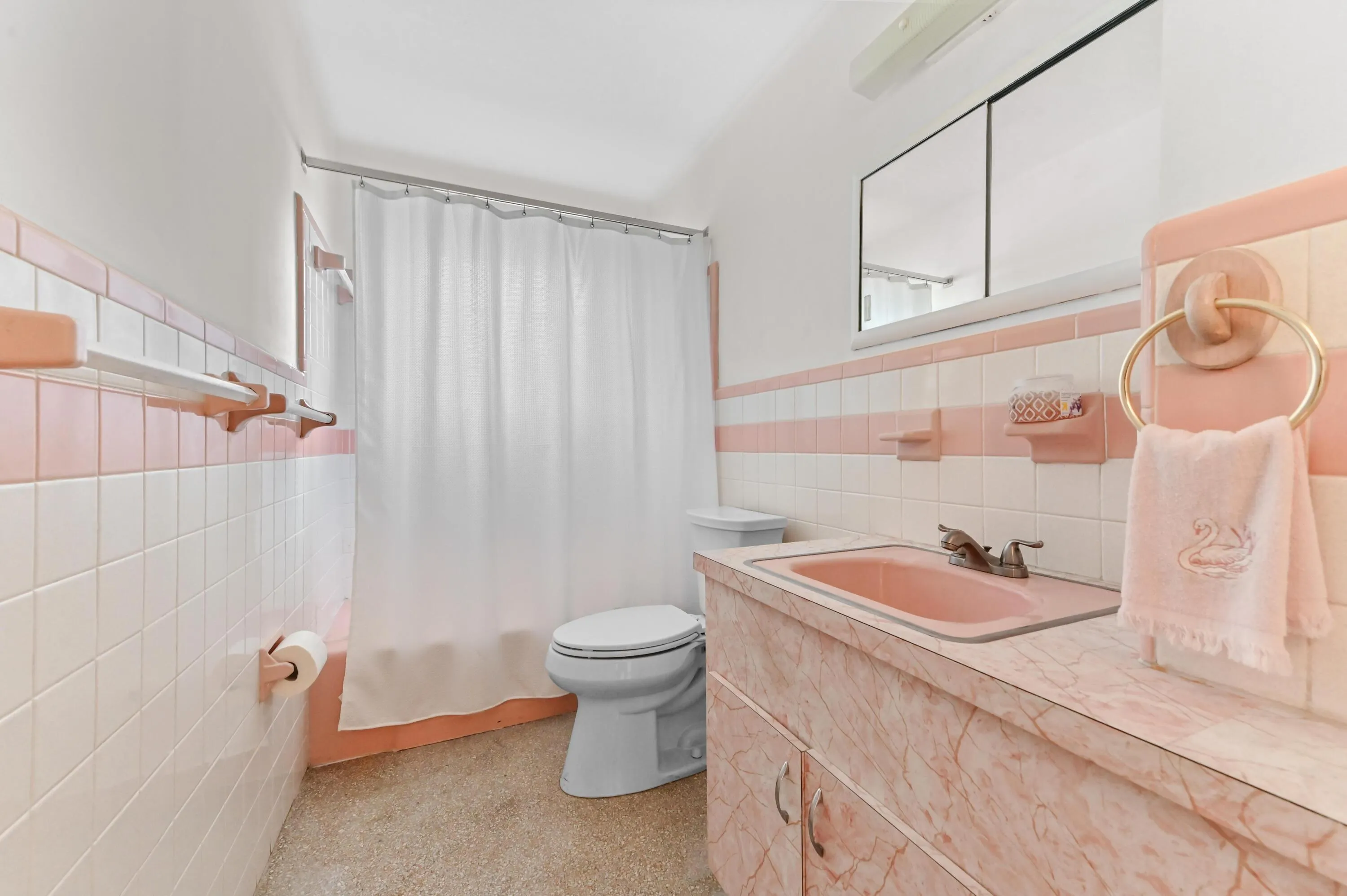 15 Bathroom 01