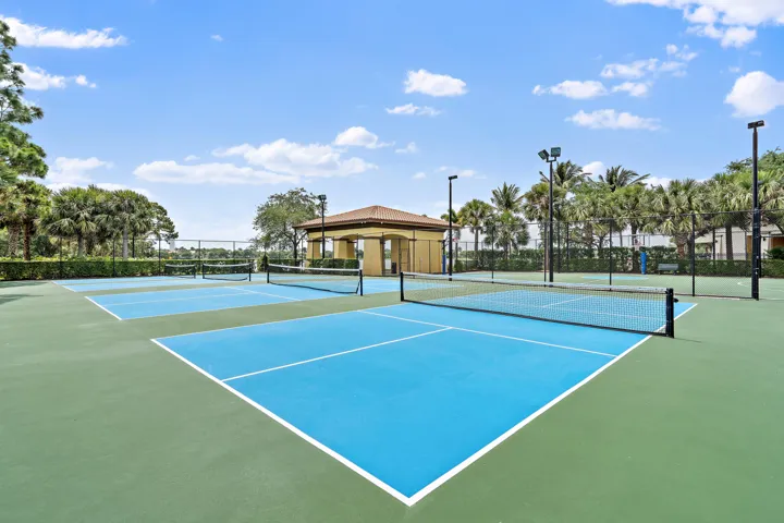Community Clubhouse Pickleball Courts