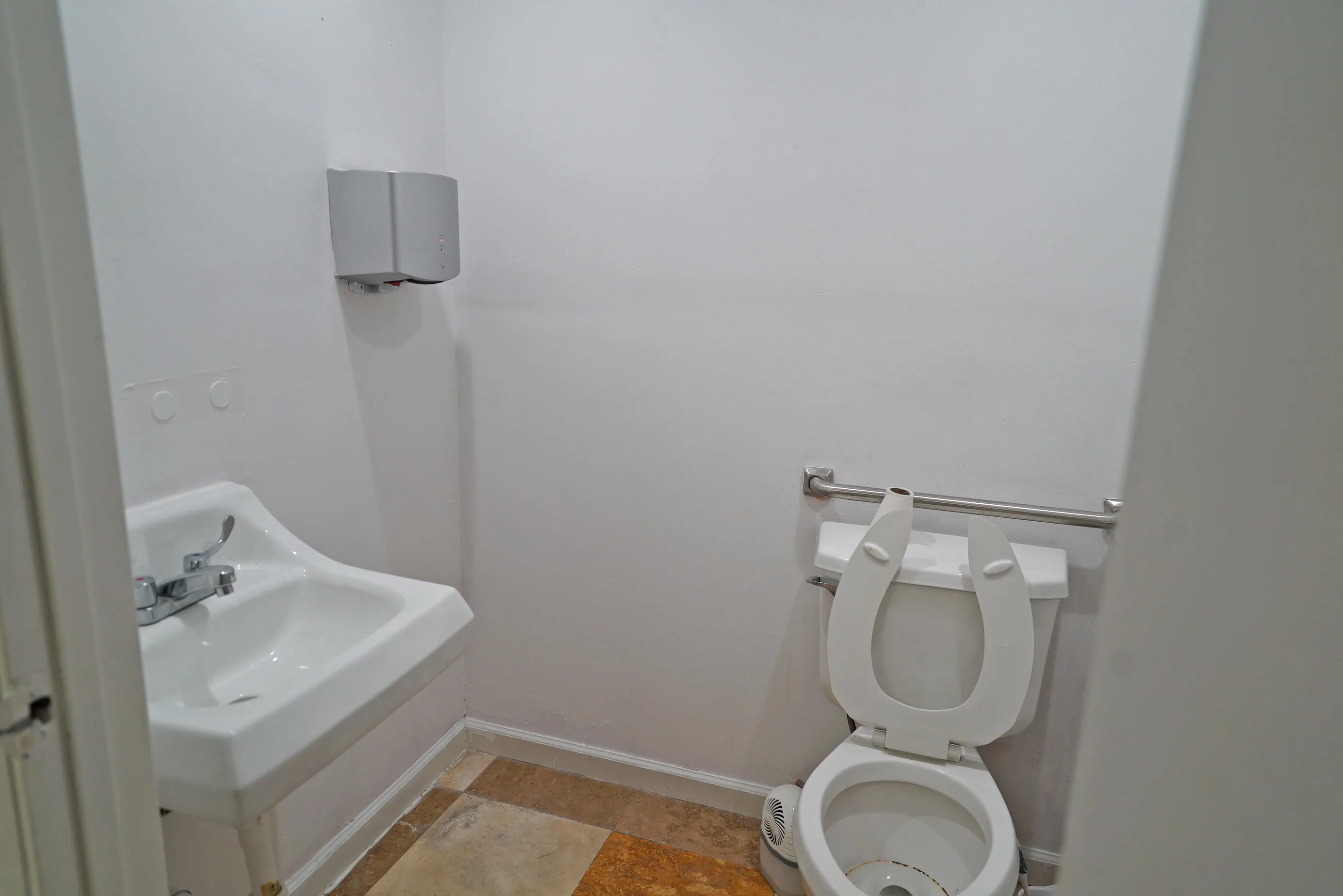 Property photo 35