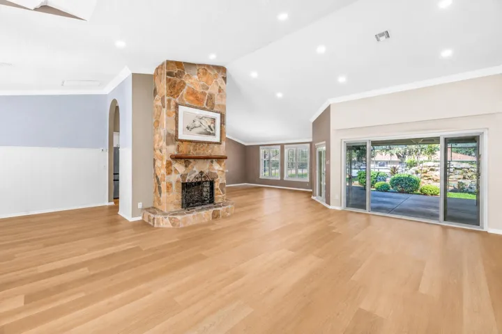 Brand NEW floors!
