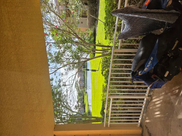 SSAppliances, granite counters, tile throughout the unit