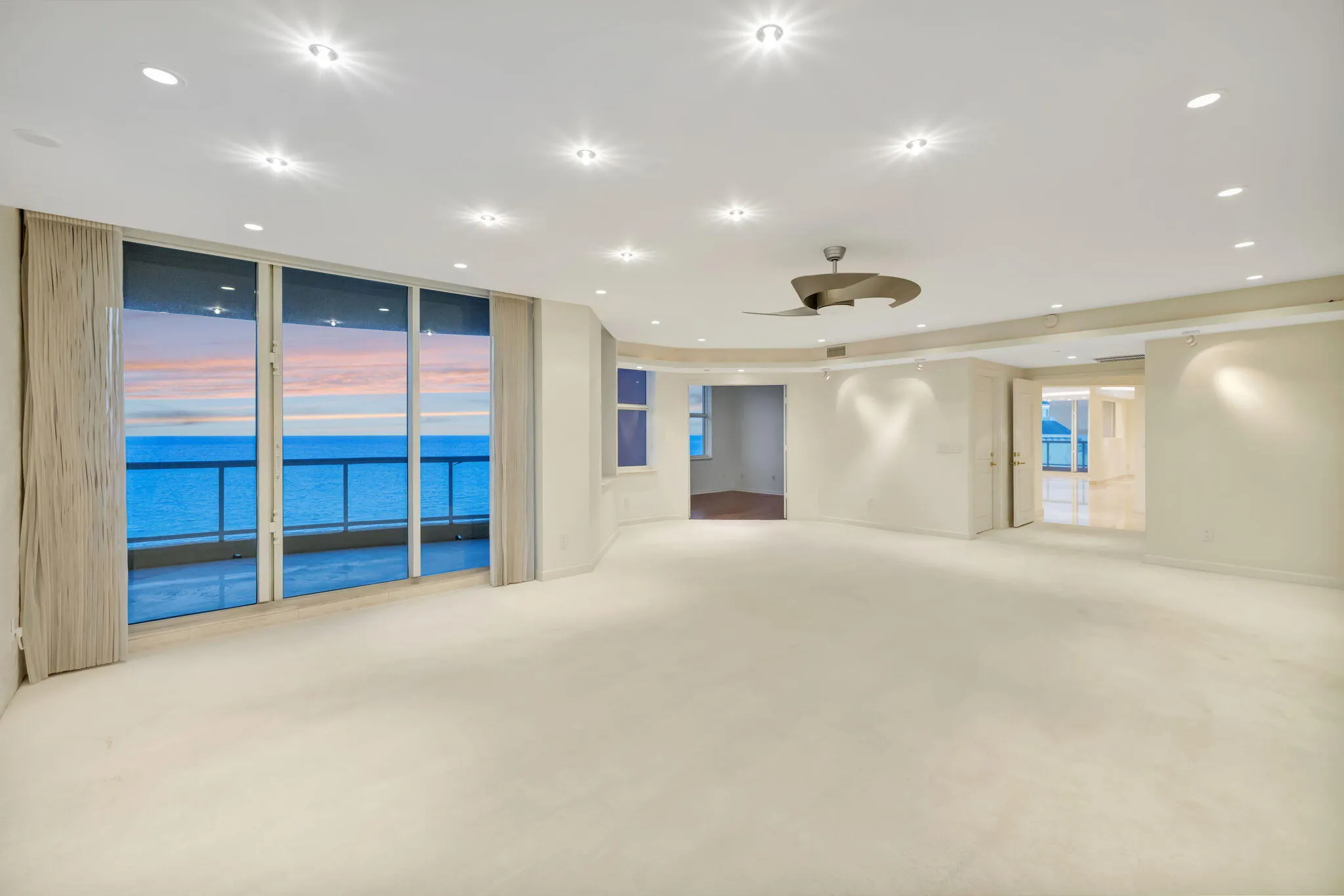 Grand Primary Bedroom Suite