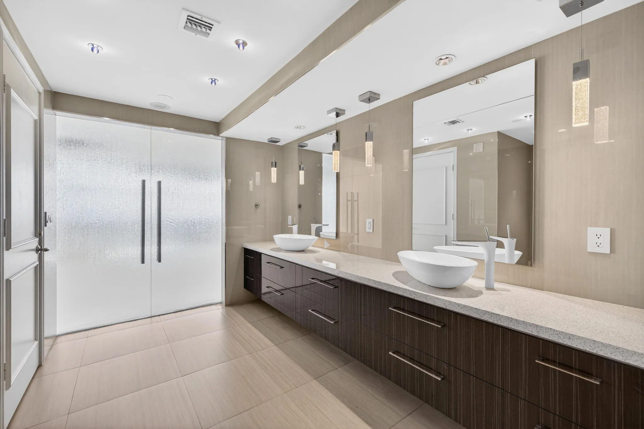Spa-Inspired Double Vanity Bath