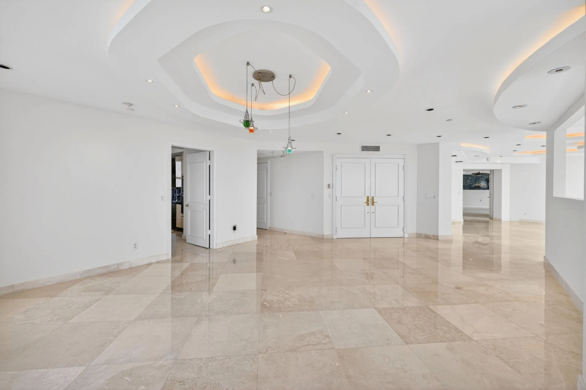 Expansive Entertaining Space