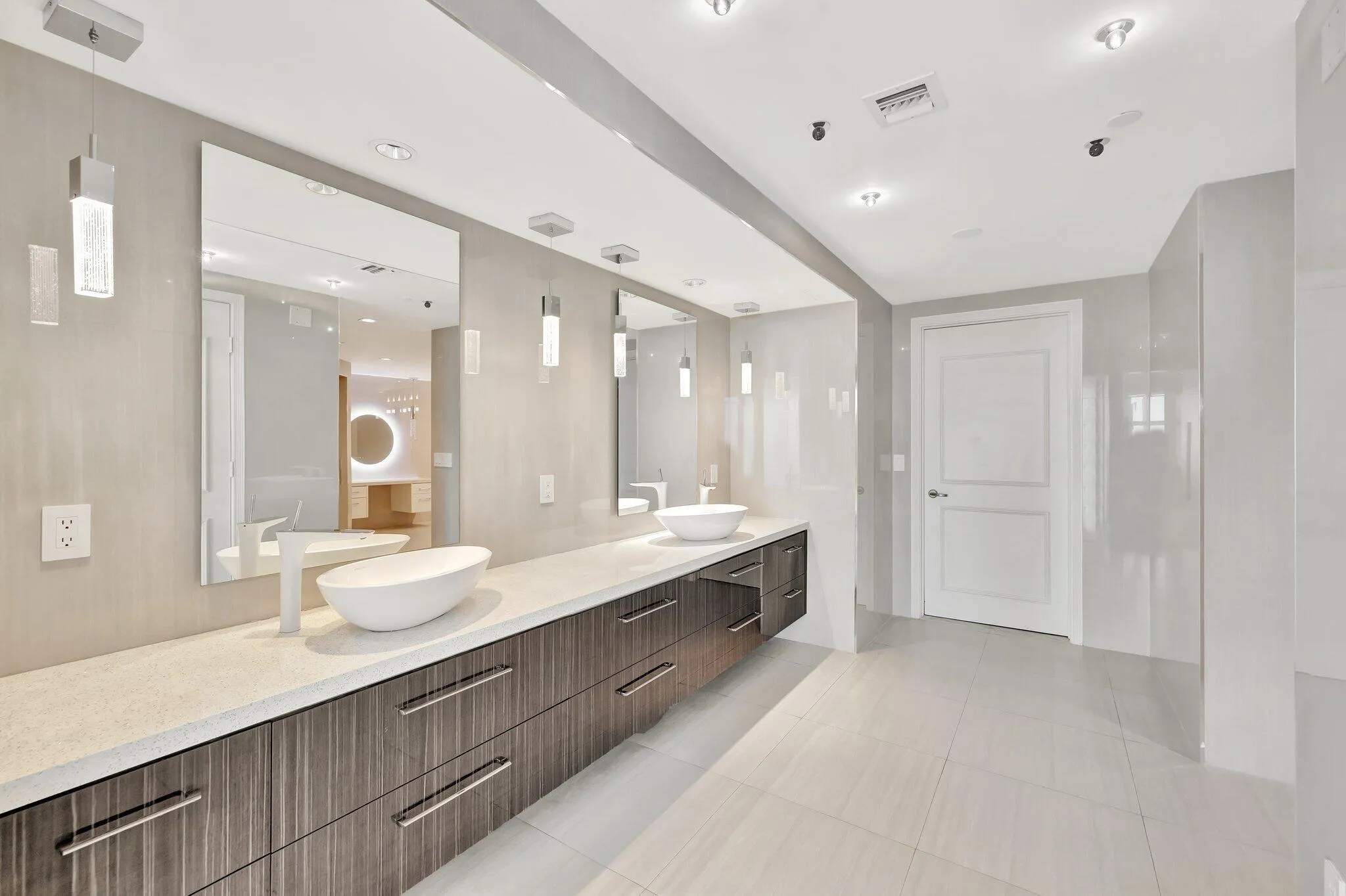 Spa-Inspired Double Vanity Bath