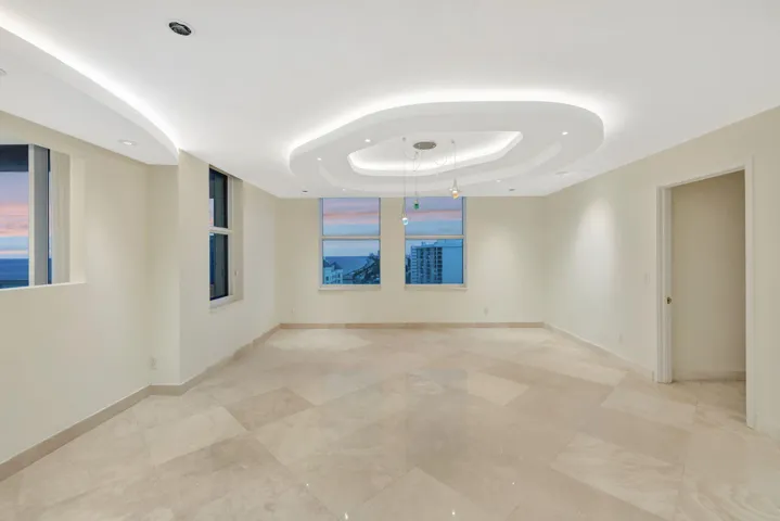 Expansive Entertaining Space