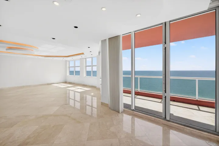 Panoramic Atlantic Ocean Views Great Roo