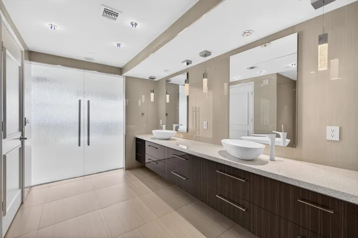 Spa-Inspired Double Vanity Bath