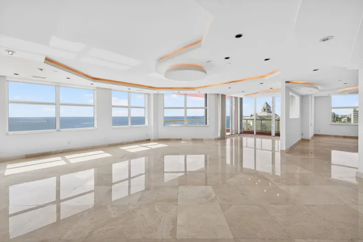 Grand Living & Entertaining Space