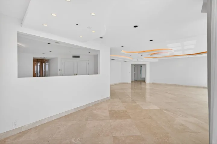 Private Oceanfront Sitting Area cont.