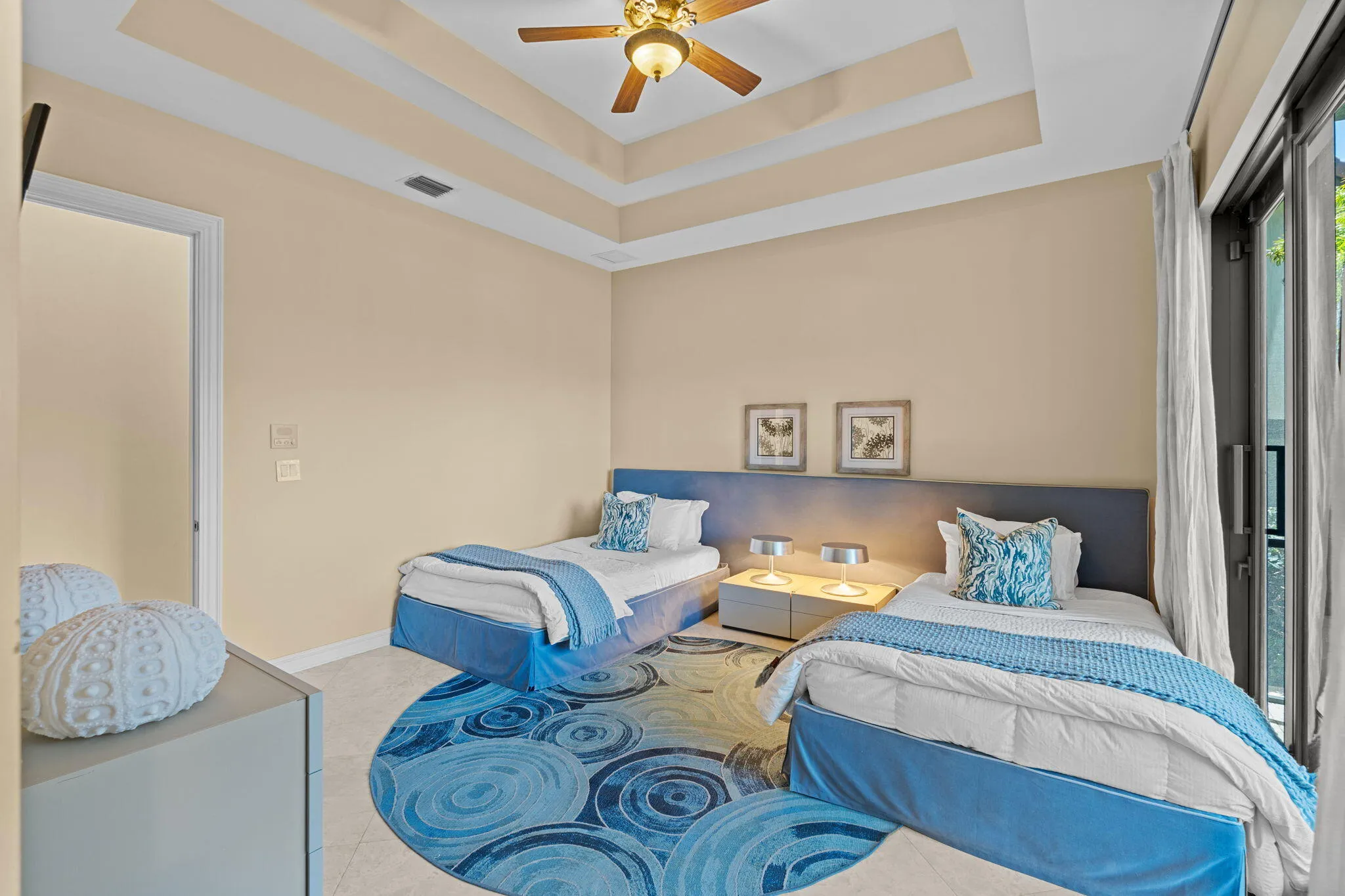 33-web-or-mls-A7403455